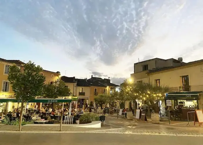 Studio Cosy Et Fonctionnel En Centre Ville, Clinique Et Tram A 5Mn, Situation Ideale !